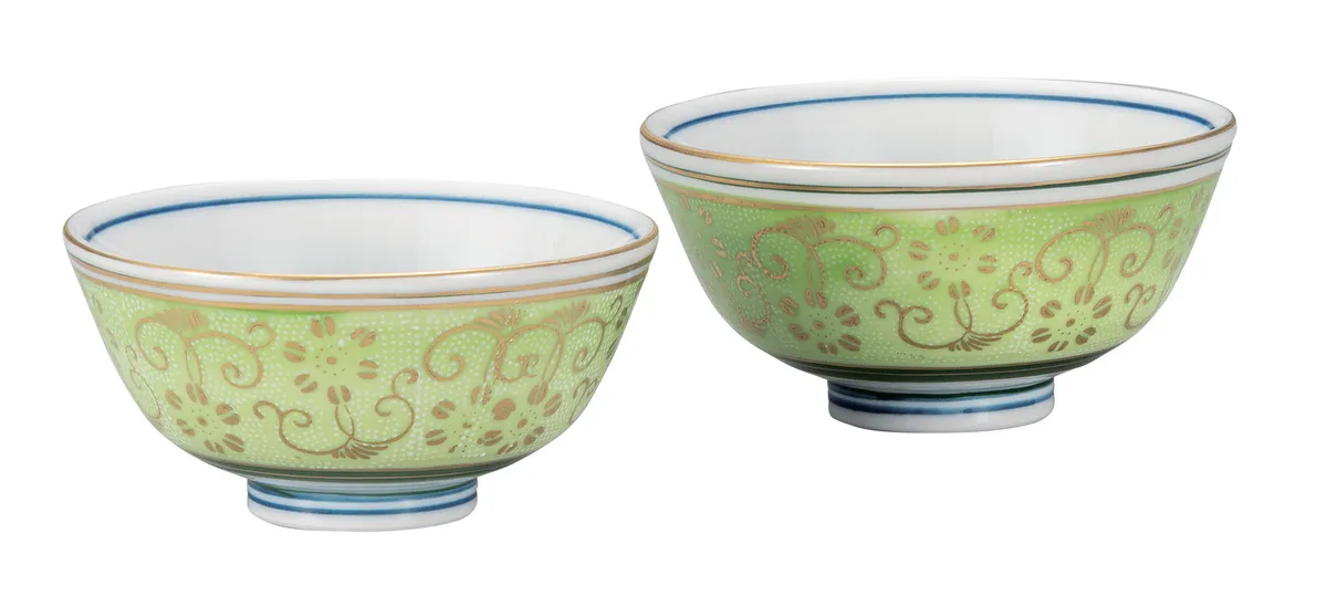 구타니야키 밥그릇 · 흰 점무늬 철선화 연둣빛 2점 세트 정면